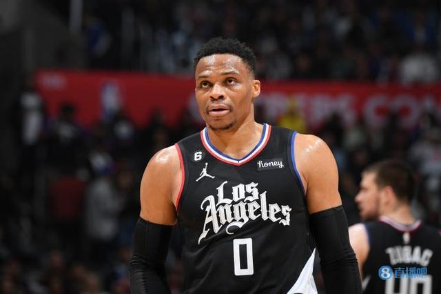 他是火箭旧将，杰伦-格林哥们，点燃队初代选手…遭CBA多队哄抢