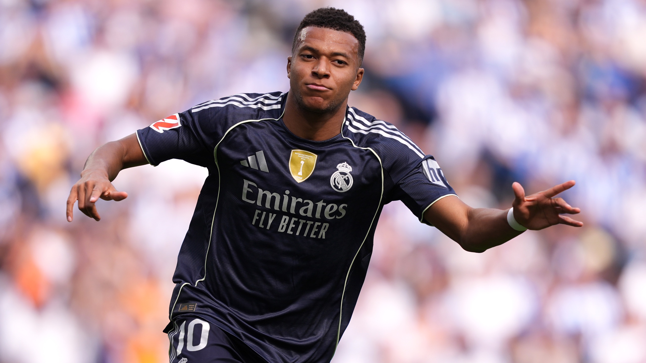 U22国足战韩国首发与负越南相比仅更换门将，王博豪继续出任中锋