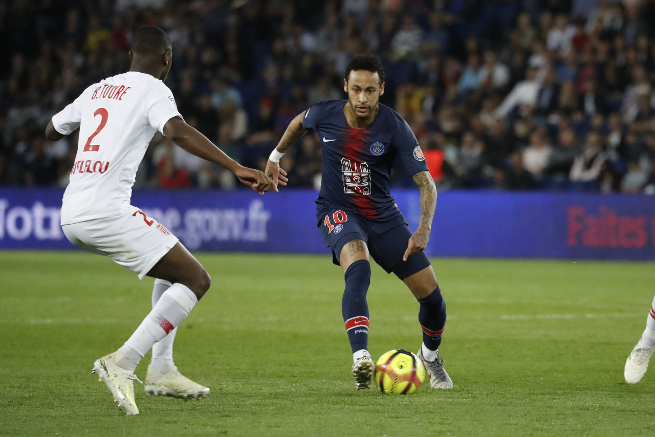 [田径]2025武汉金标马拉松昨日开跑