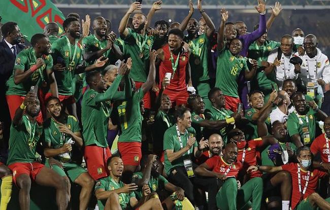 Tarzan打野劫超神！AL击败BLG成为LPL新王