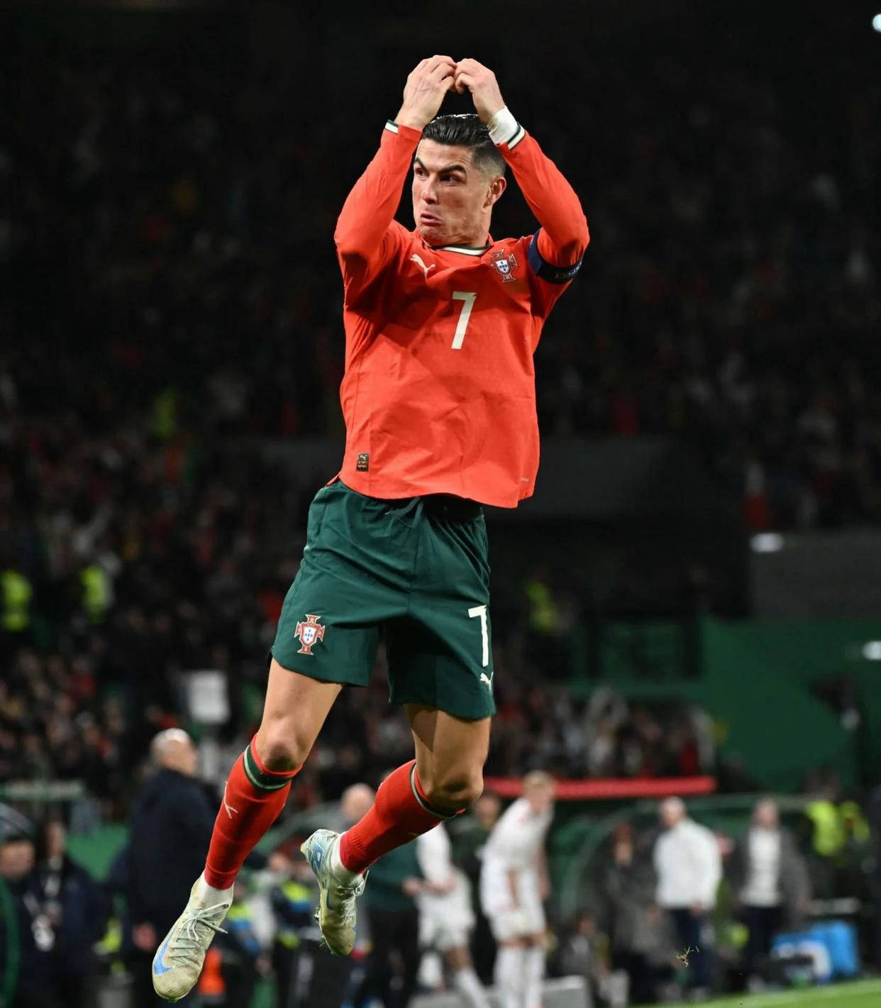 坦帕湾光芒队凭借极低薪资总额杀入世界大赛，被誉为数据奇迹