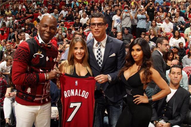 垫脚文班！！29+7完爆三核心！却遭19分大逆转！