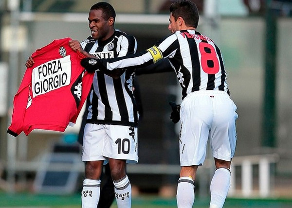 [德甲]萨内禁区前回做 格雷茨卡远程推射破门