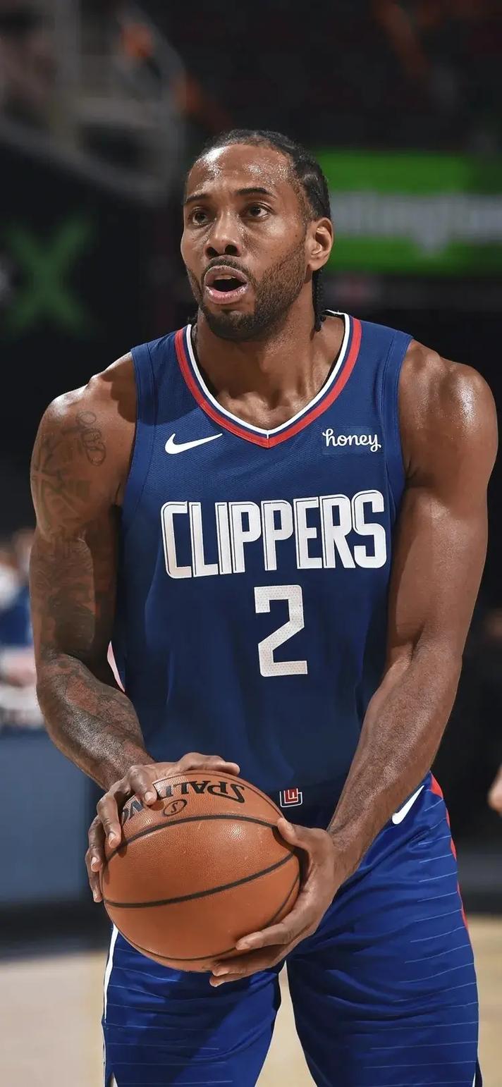 为了赢，你的面相都变了！ 贺希宁在底角用力使相，都快变成布克了