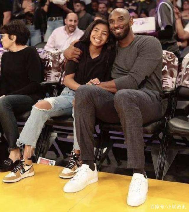 曼联足球俱乐部解雇主教练阿莫林