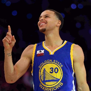 克雷桑在中超表现突出，国安亚冠奖金或成关键，球队需重视中场深度。