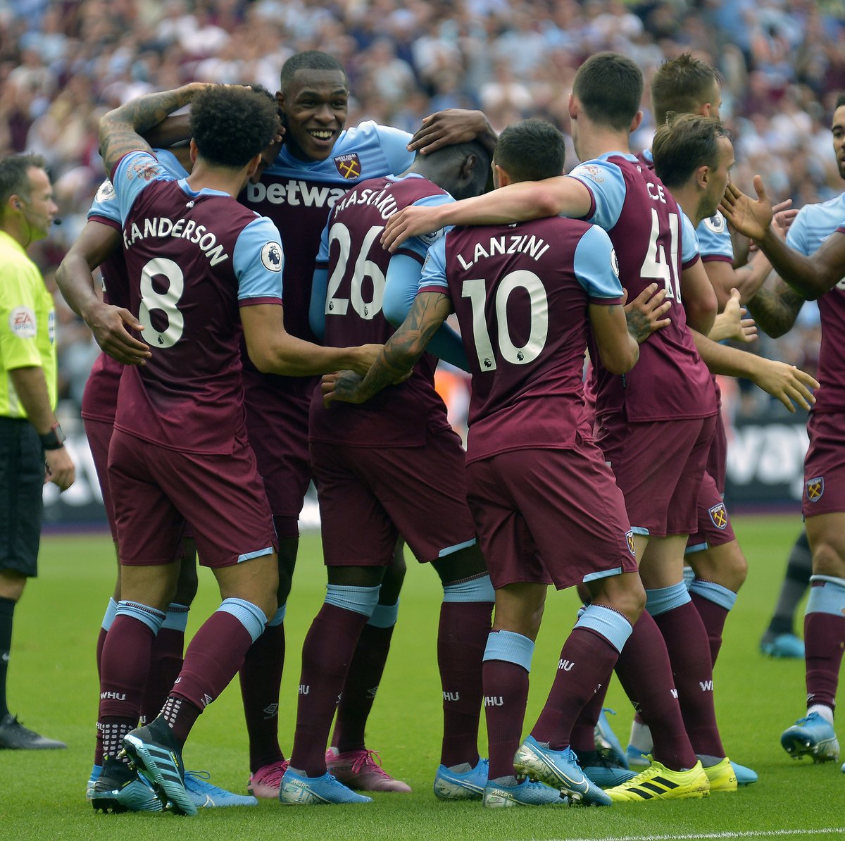 残特奥会举重比赛在东莞石龙开赛，134名运动员参与力量角逐