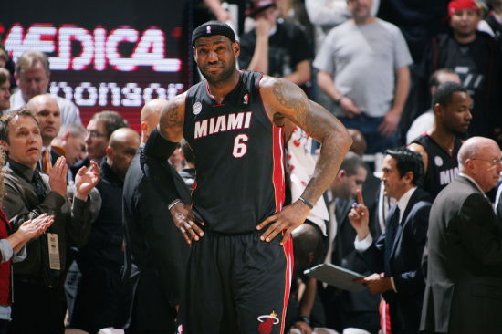 热刺1-1纽卡斯尔联，队长孙兴慜谢幕战，女团助兴【老佳】