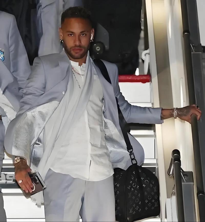 女足欧冠淘汰赛首回合输2球逆转晋级，阿森纳是近15年英格兰首队